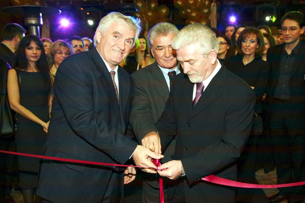 Πέθανε ο συνιδρυτής των Hondos Center, Γιάννης Χόντος