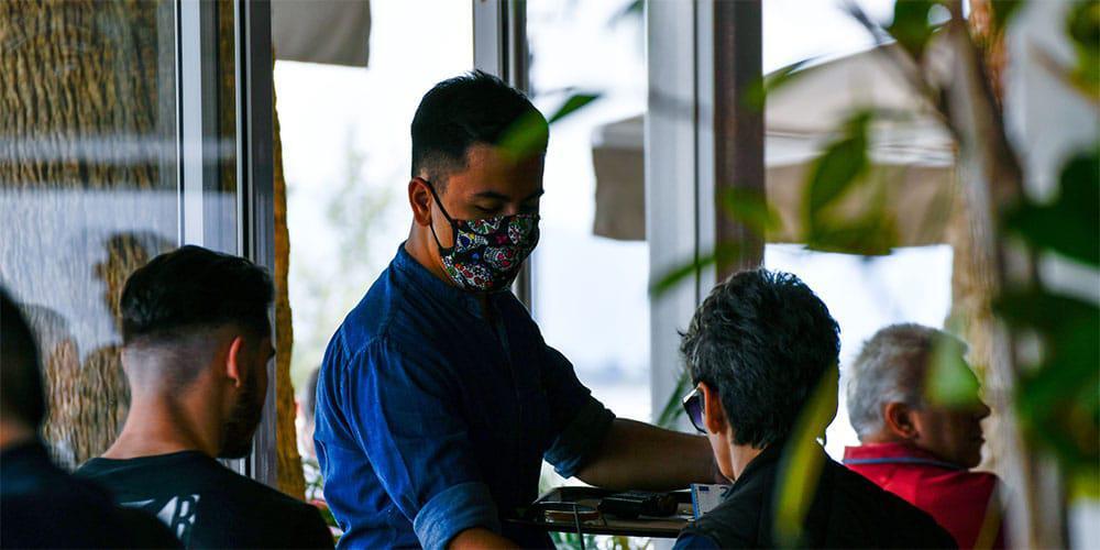 Άρση μέτρων: Ανοίγουν τις πόρτες τους μπαρ και κέντρα διασκέδασης - Οι κανόνες λειτουργίας και τα μέτρα προστασίας