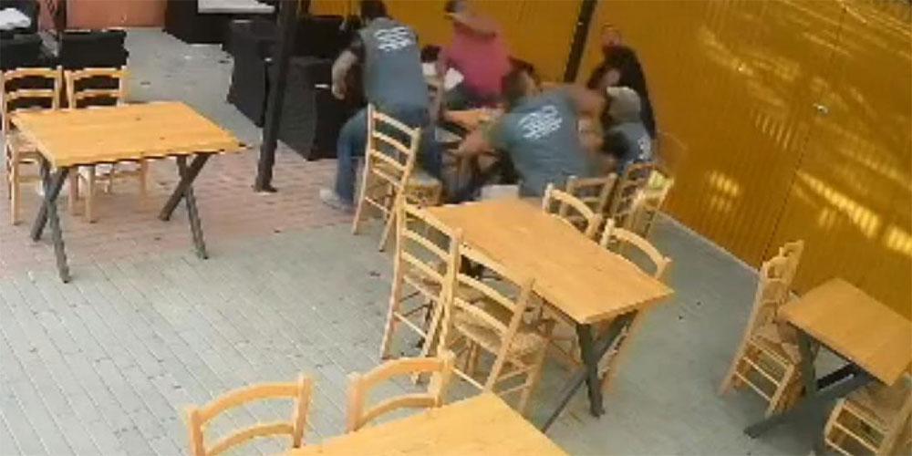 Είχαν τύχη βουνό! Η στιγμή που ντεπόζιτο... προσγειώθηκε στο τραπέζι θαμώνων καφενείου