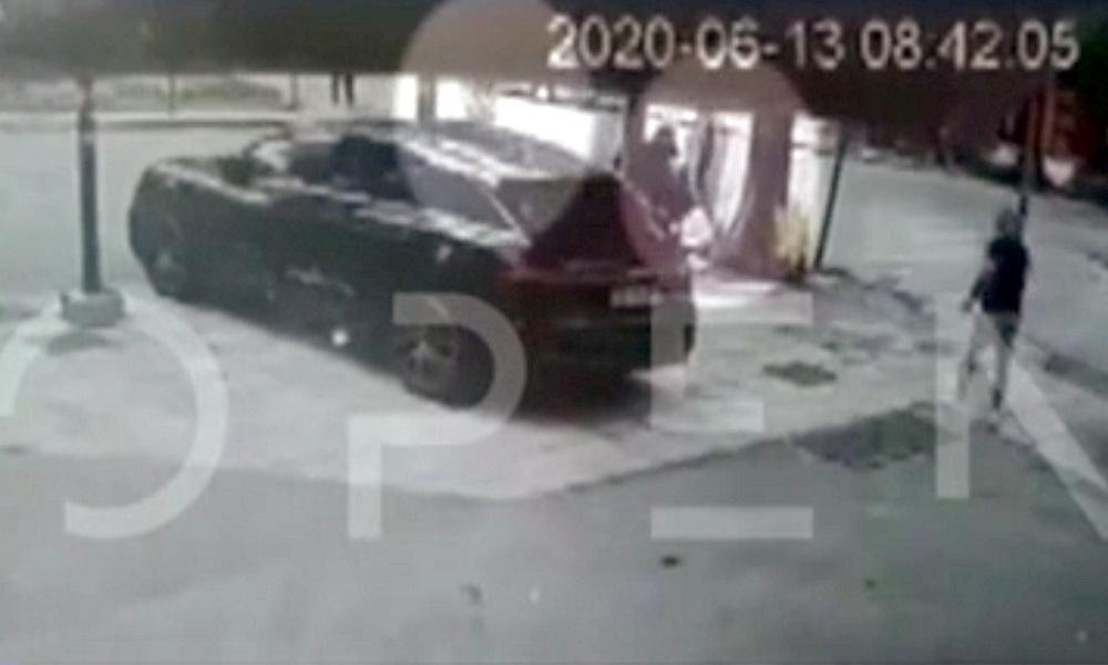 Υπόθεση Μαρκέλλας: Βίντεο ντοκουμέντο - Η στιγμή που η γυναίκα αφήνει ελεύθερη την μικρή