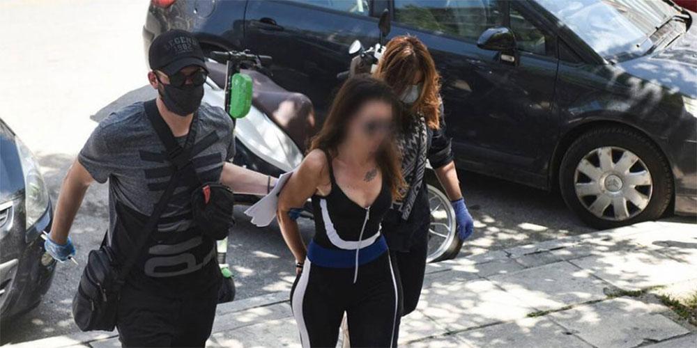 Αναβλήθηκε η δίκη της «παρουσιάστριας» που πέταξε νερό στον Χαρδαλιά