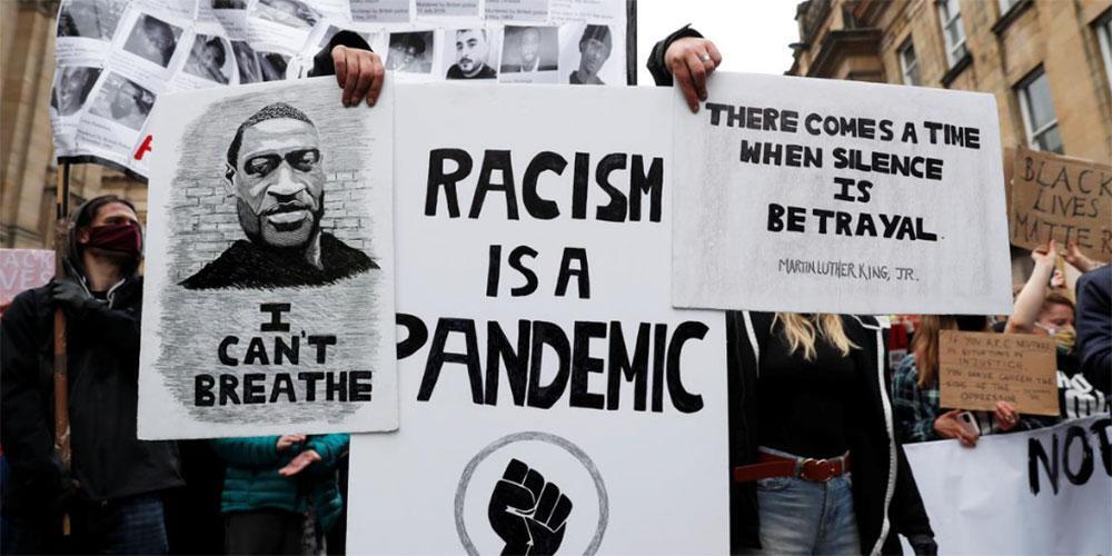 Αντιρατσιστικές διαδηλώσεις στη Βρετανία: Χιλιάδες βγήκαν στους δρόμους - Συγκρούσεις με ακροδεξιούς