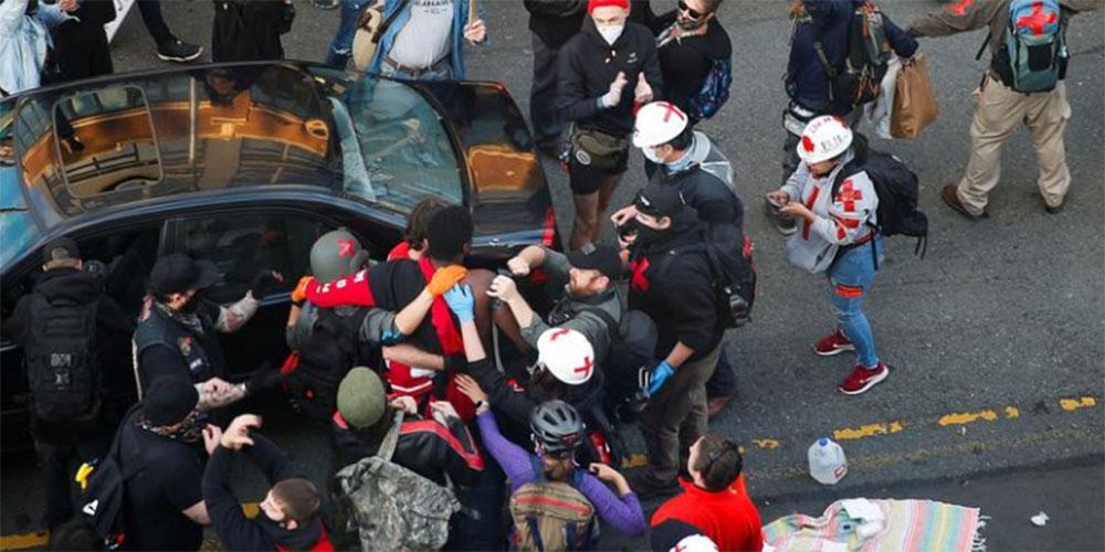 Εικόνες πανικού στις ΗΠΑ: Οδηγός έριξε αυτοκίνητο σε διαδηλωτές και πυροβόλησε