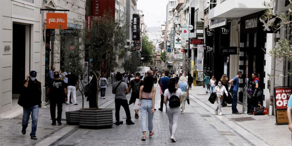 Αργία Αγίου Πνεύματος: Ποια καταστήματα λειτουργούν - Τι ισχύει για σούπερ μάρκετ, τράπεζες και δημόσιες υπηρεσίες