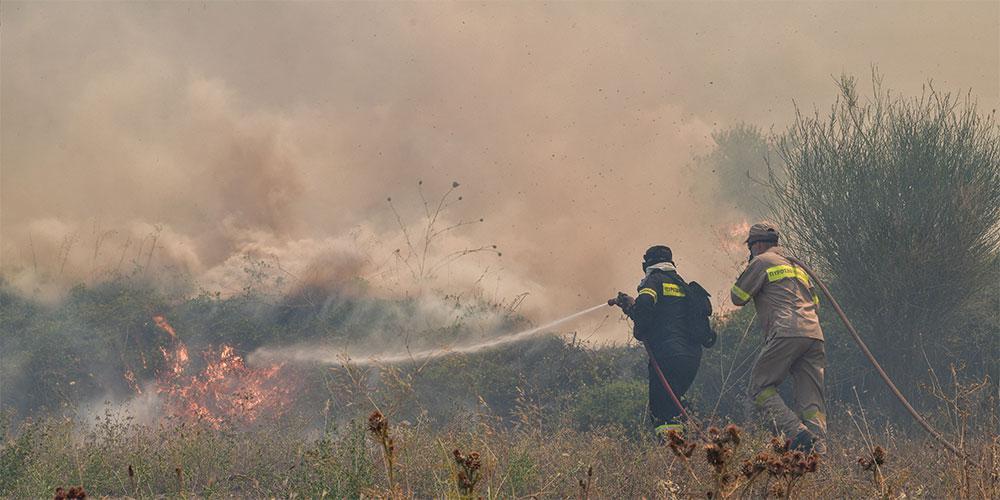 Συνεχίζεται το έργο κατάσβεσης στα πύρινα μέτωπα Ηλείας και Κορινθίας - Μία σύλληψη για εμπρησμό
