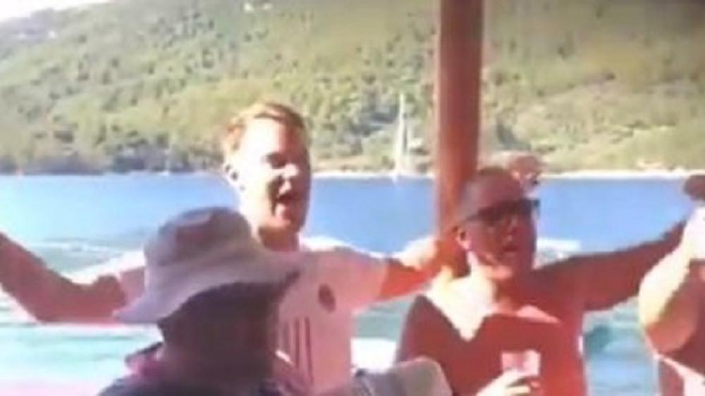 Σάλος στη Γερμανία: Ο Νόιερ τραγουδάει φασιστικό άσμα