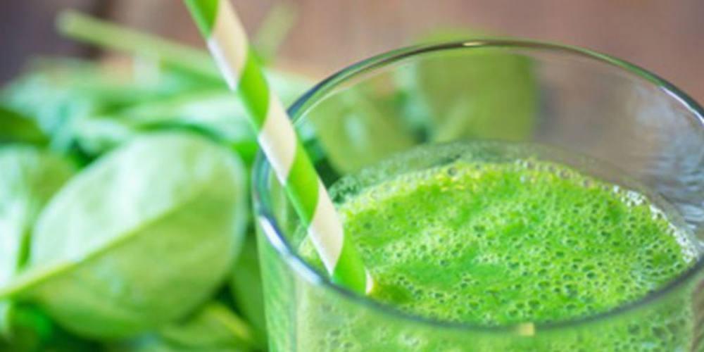 Τα σπάει...: Το σπιτικό ρόφημα με λεμόνι και σέλινο θα αδυνατίσεις σε χρόνο dt!