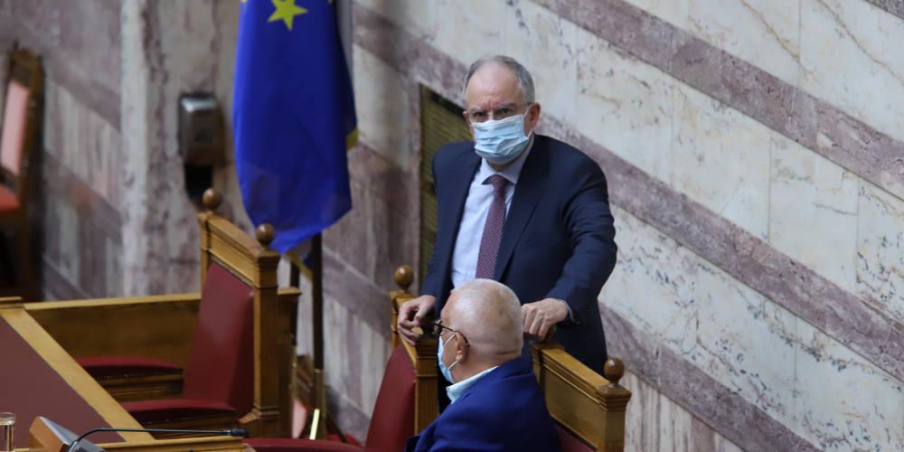 Μάσκα και στη Βουλή: Υποχρεωτική η χρήση της από όλους!