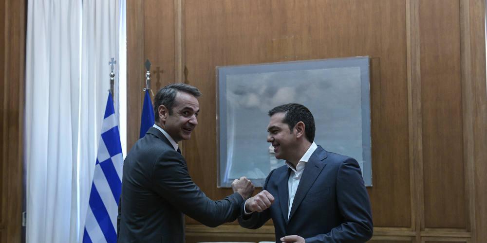 Σε εξέλιξη η συνάντηση Μητσοτάκη – Τσίπρα για τα ελληνοτουρκικά
