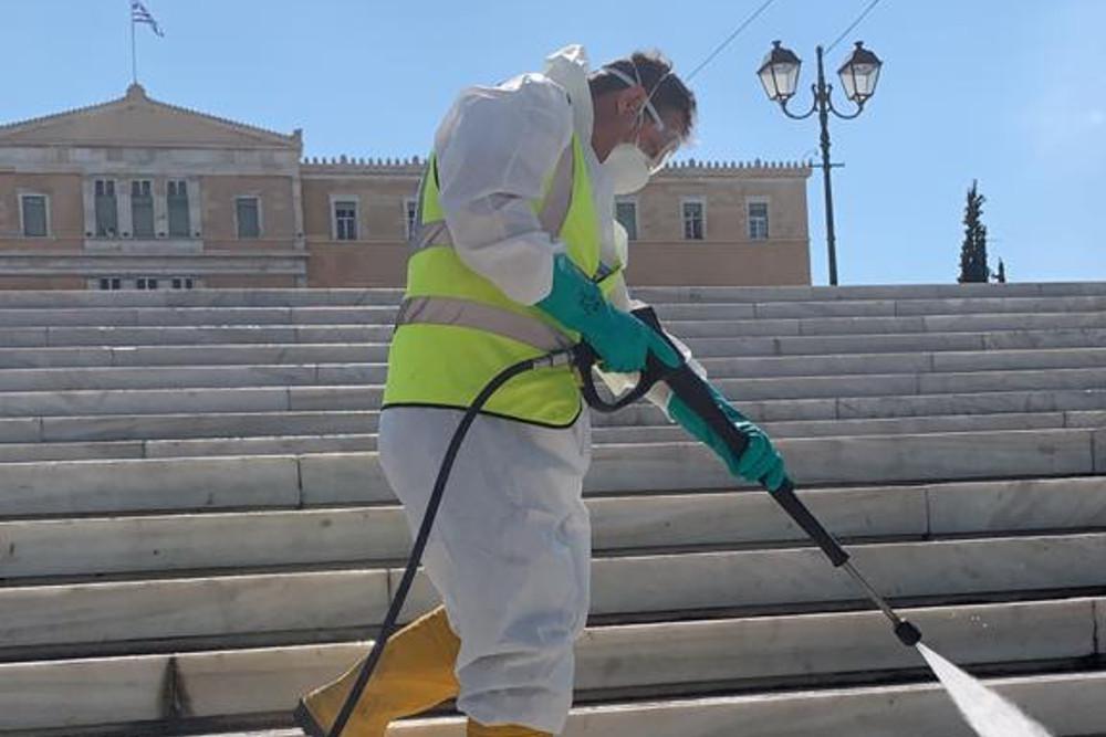 Δήμος Αθηναίων: Καθημερινές, μαζικές απολυμάνσεις στο κέντρο και τις γειτονιές