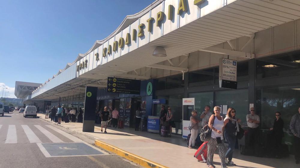 Αναγκαστική προσγείωση αεροσκάφους στην Κέρκυρα - Σε αμόκ επιβάτης της πτήσης