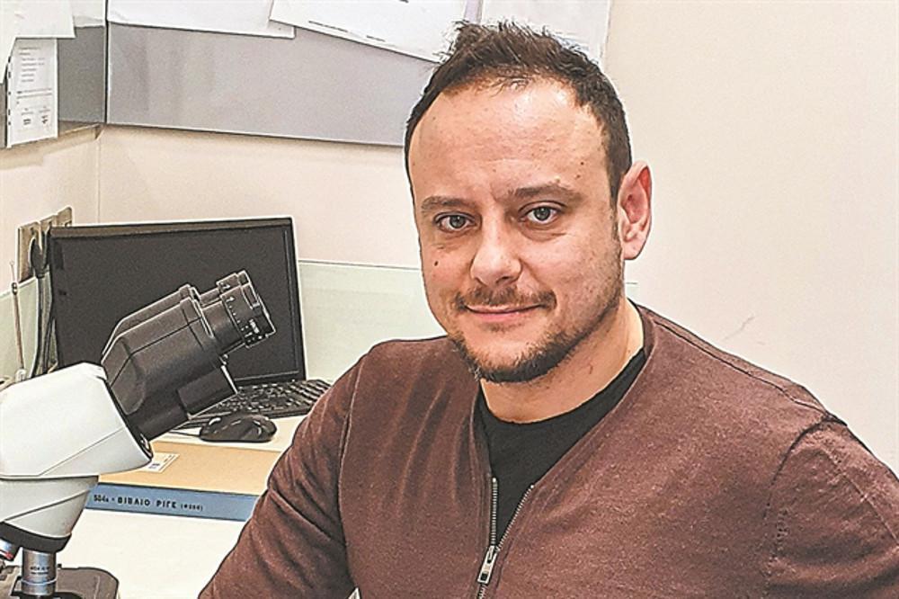 Ποιος είναι ο Γκίκας Μαγιορκίνης που θα αντικαθιστά τον Σωτήρη Τσιόδρα