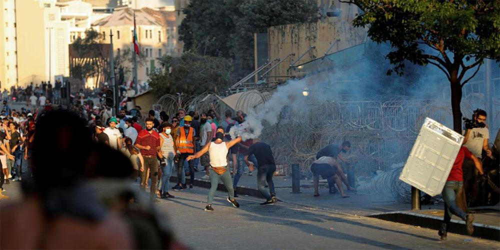 Οργή λαού στον Λίβανο: Νέες συγκρούσεις διαδηλωτών με τις δυνάμεις ασφαλείας - Φωτιά στο κοινοβούλιο