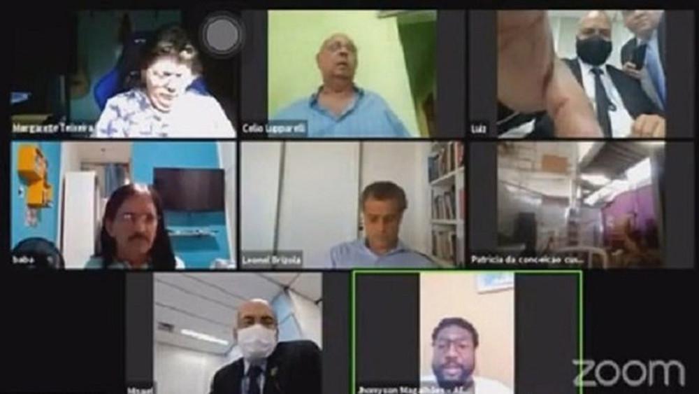 Απίστευτο: Έκανε σεξ σε live τηλεδιάσκεψη δημοτικού συμβουλίου στο Zoom - Ξέχασε να κλείσει την κάμερα