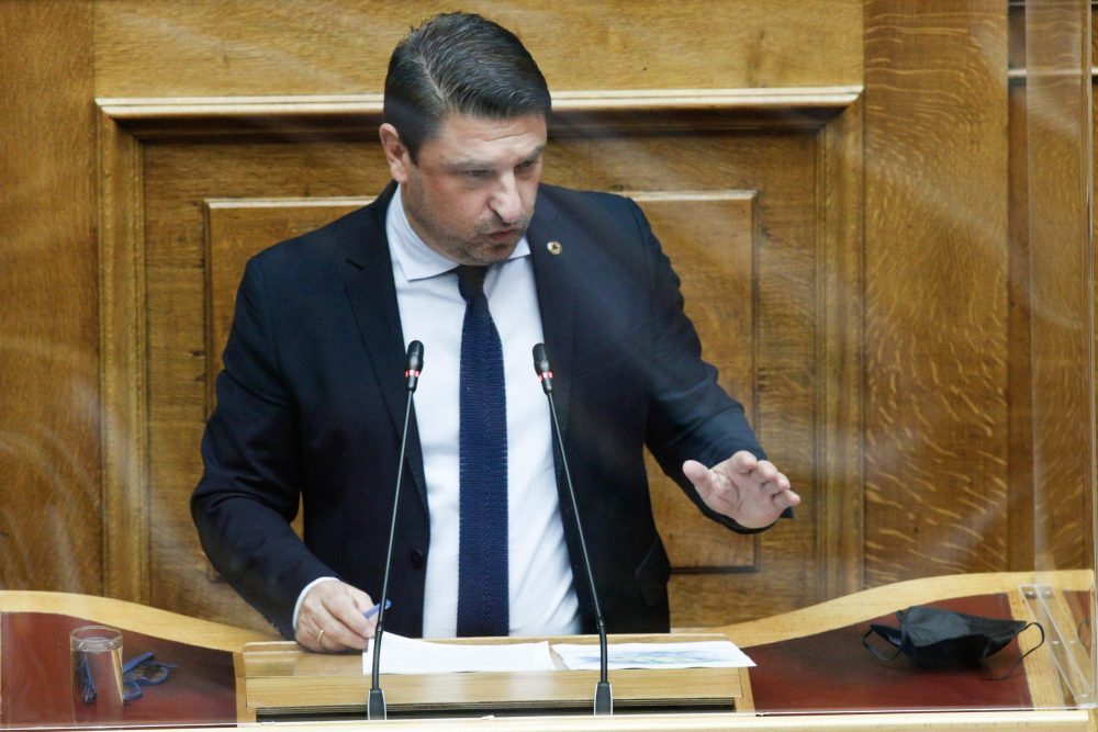 Χαρδαλιάς κατά Τζάκρη: «Είστε εκτός τόπου και χρόνου» - Υπογραμμίζει τις ανακρίβειες στην ομιλία της βουλεύτριας του ΣΥΡΙΖΑ