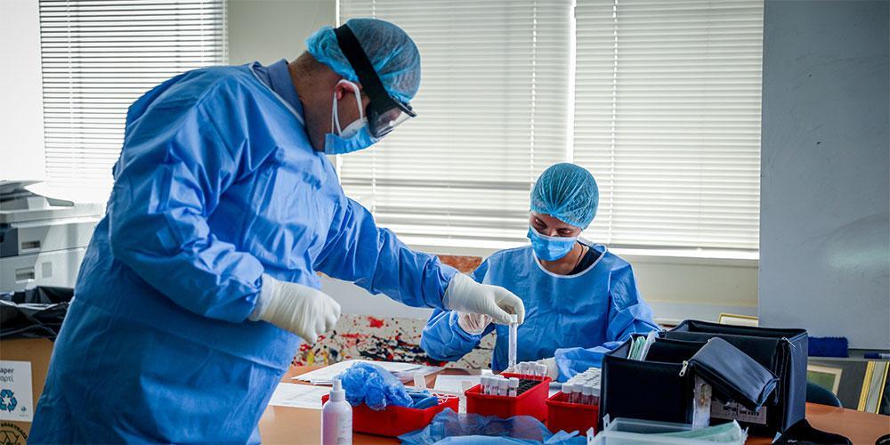 Κορωνοϊός: Η νέα μετάλλαξη δεν είναι πιο επικίνδυνη, καθησυχάζουν οι ειδικοί