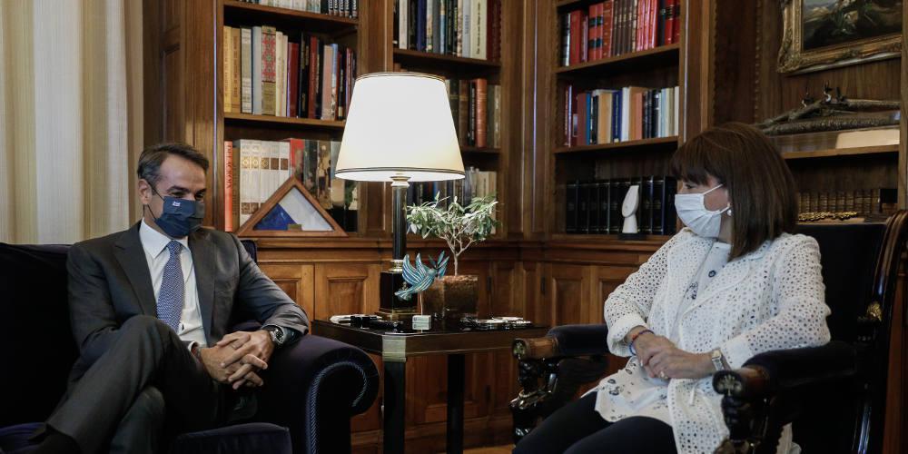 Τι προβλέπει το Σύνταγμα αν ο κορωνοϊός «χτυπήσει» την Ελληνική Κυβέρνηση - Ποιος παίρνει την διακυβέρνηση