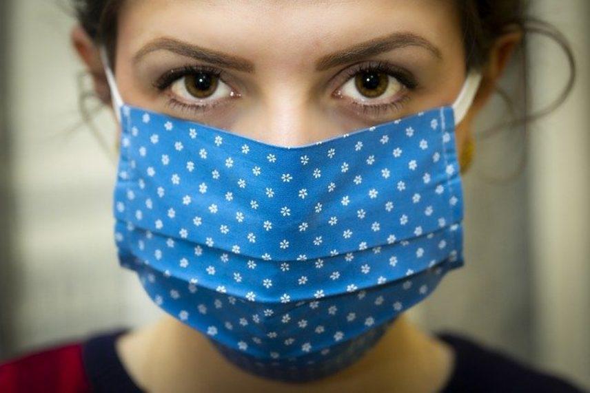 Το φαινόμενο «MASKNE»: εμφάνιση ακμής λόγω… μάσκας