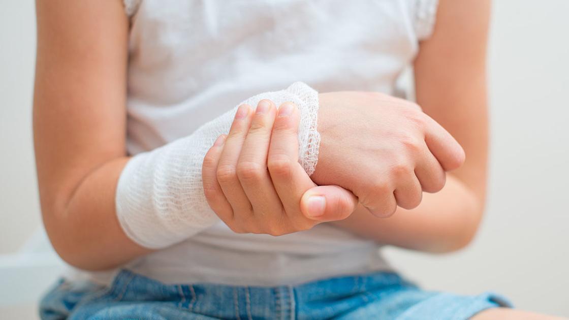 Πώς και γιατί οι γυναίκες παθαίνουν οστεοπόρωση στην εμμηνόπαυση
