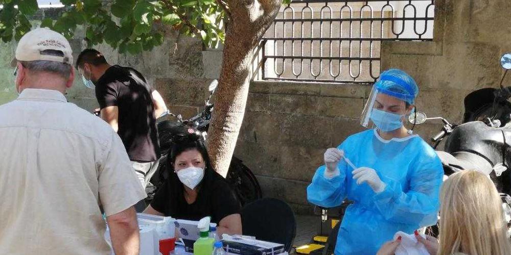 Κορωνοϊός: Στο 7,2% η θετικότητα των τεστ - Γιατί δεν σπάει η αλυσίδα μετάδοσης