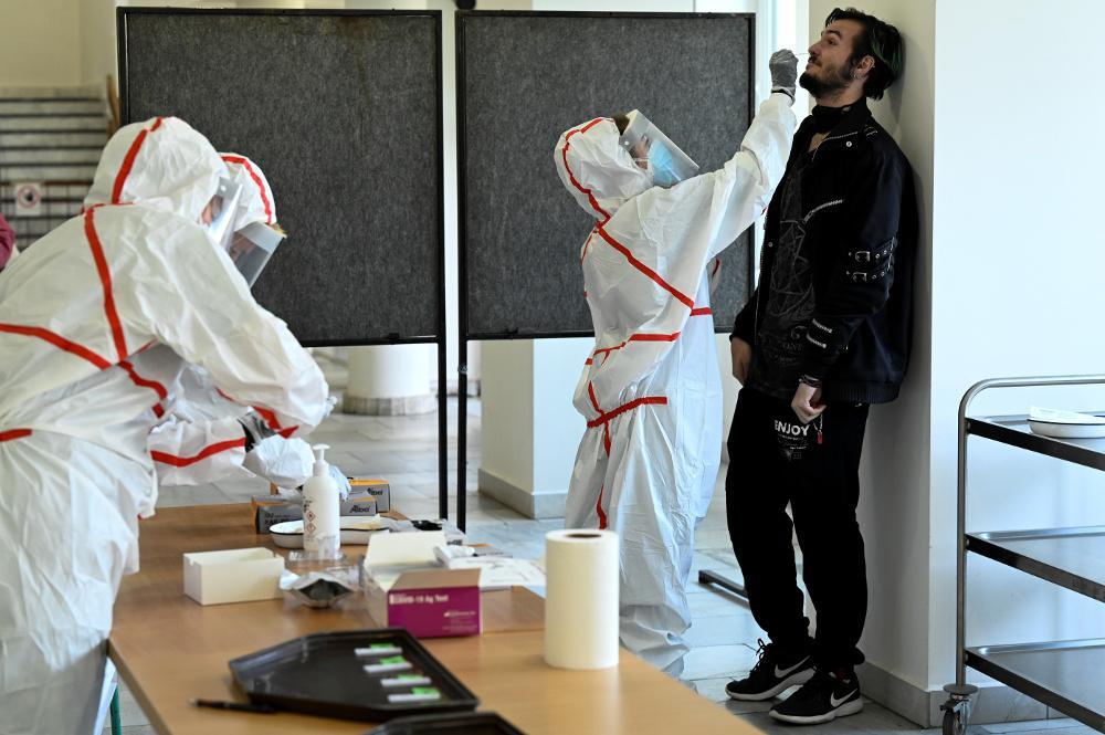 Κορωνοϊός-Σλοβακία: Ο μισός πληθυσμός εξετάστηκε για COVID-19 Ευρώπηκαι εντοπίστηκαν 25.850 κρούσματα