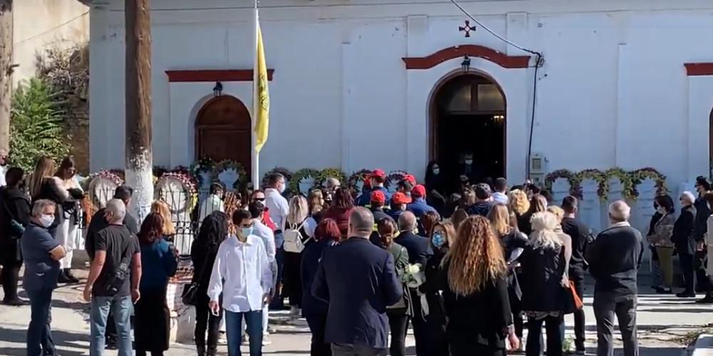 Σεισμός στη Σάμο: Τελευταίο αντίο στη 15χρονη Κλαίρη - Σπαραγμός στο «τελευταίο αντίο»