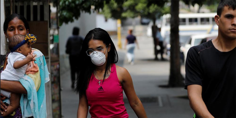 Κορωνοϊός - Βενεζουέλα: Δήμαρχος κρεμάει κόκκινες ταμπέλες στα σπίτια των ασθενών