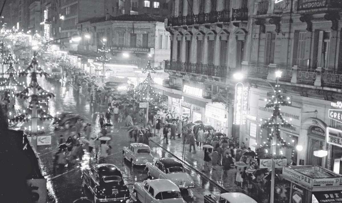 1960: Χριστούγεννα χωρίς κορωνοϊό, με γεμάτα μαγαζιά, Μπιθικώτση και ελληνικό κινηματογράφο από τις 10 το πρωί