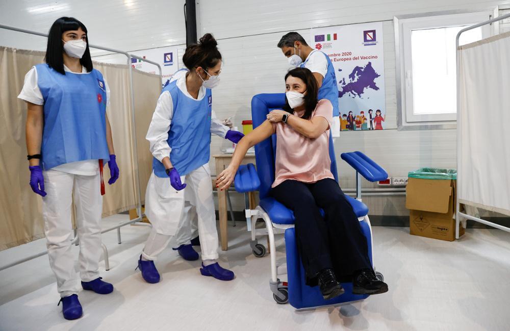 Κορωνοϊός - Εμβόλιο: Άρχισαν οι εμβολιασμοί στις χώρες της Ε.Ε. - Συνεχής ενημέρωση