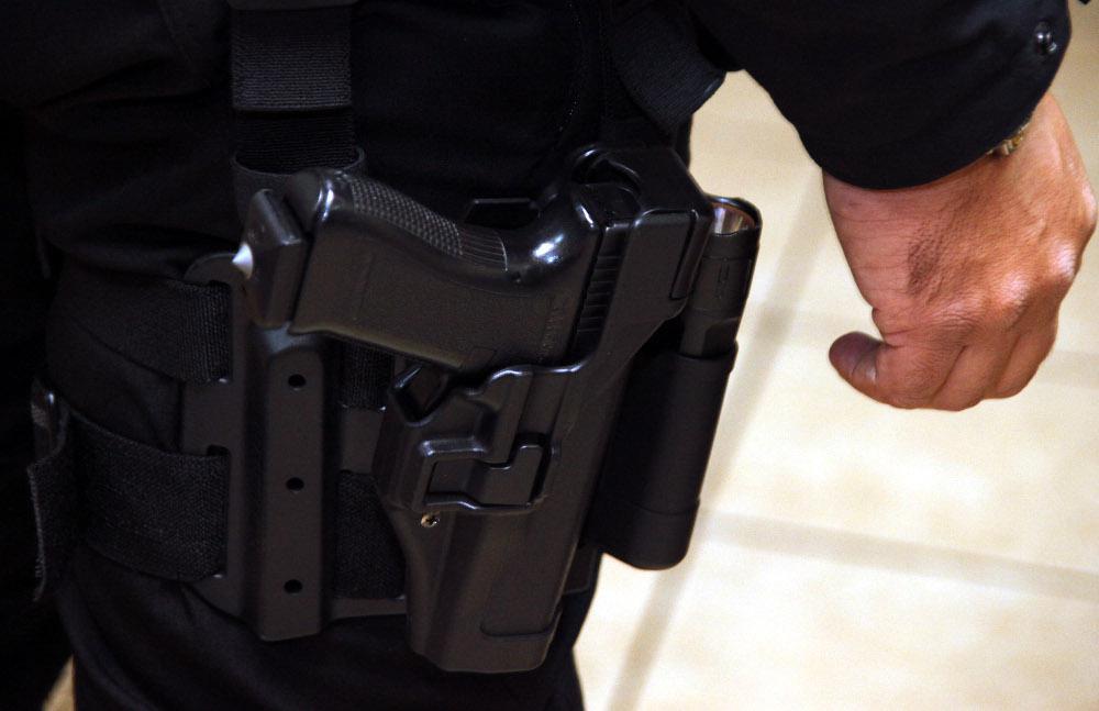 αστυνομικός Έκλεψαν το όπλο αστυνομικού από το διαμέρισμά του στο Περιστέρι