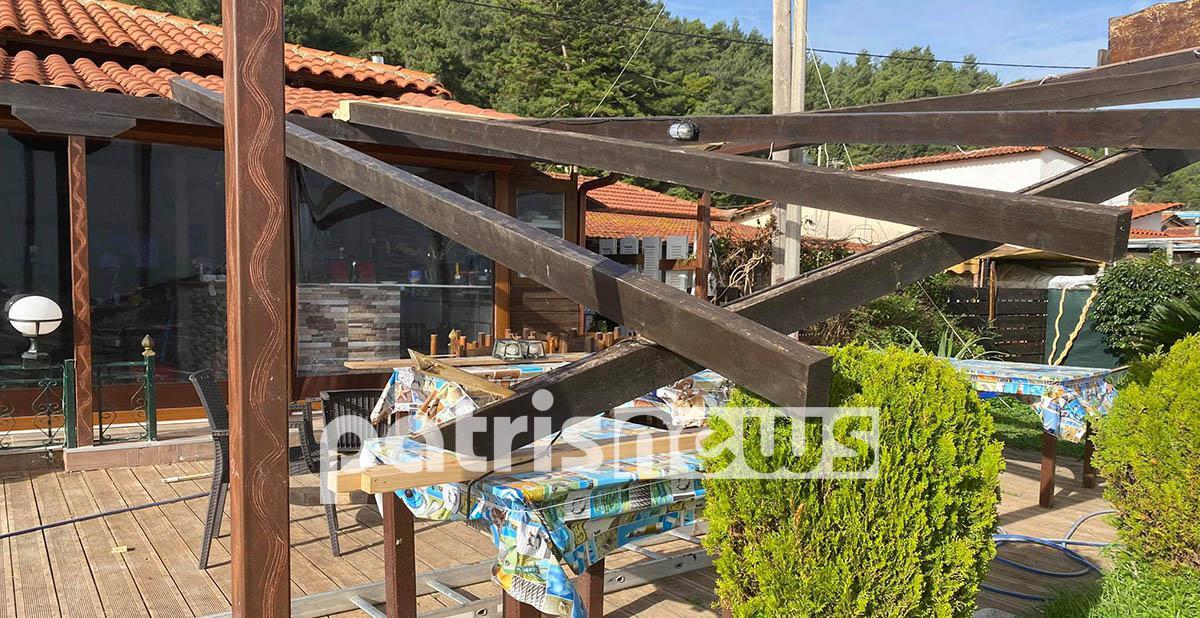 Σοβαρές ζημιές σε καταστήματα στο Κατάκολο μετά το πέρασμα ανεμοστρόβιλου