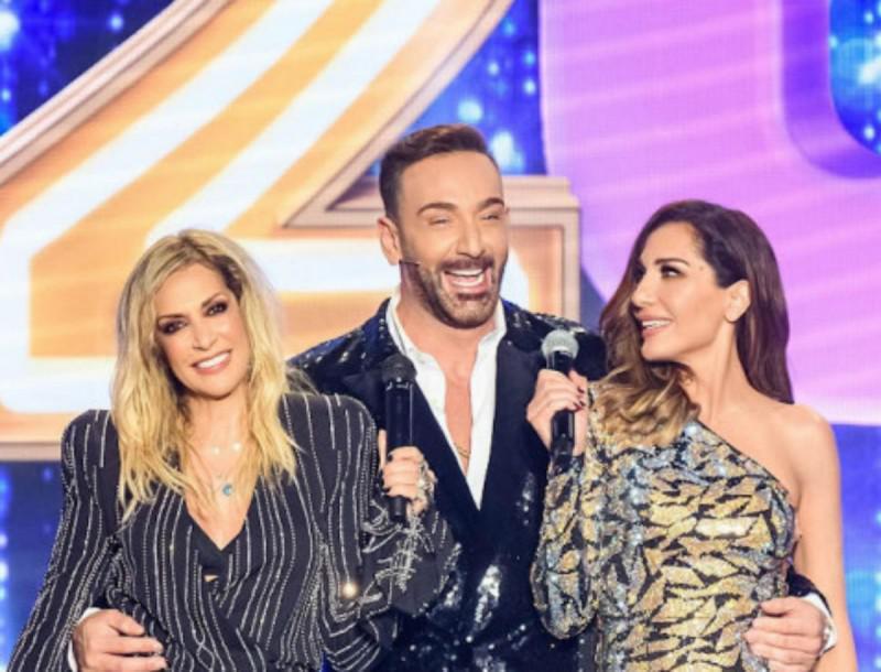 Πόσα λεφτά έδωσε ο Κοκλώνης για να φέρει την Άννα Βίσση στο J2US