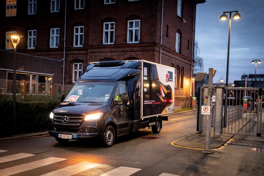 Κορωνοϊός: Υπό άκρα μυστικότητα έφτασε το εμβόλιο στις χώρες της Ε.Ε.