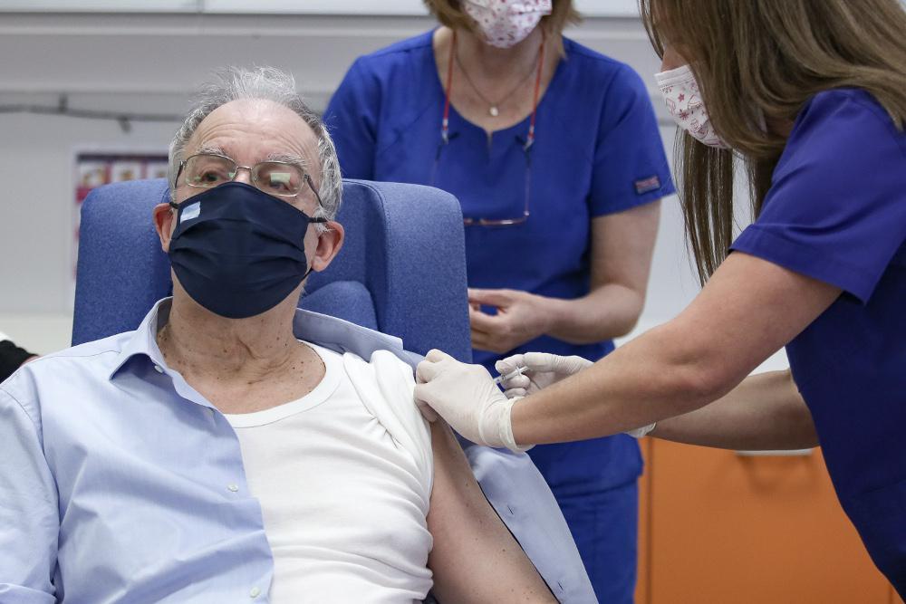 Ποιοι υπουργοί και κρατικοί αξιωματούχοι θα εμβολιαστούν τις επόμενες ημέρες