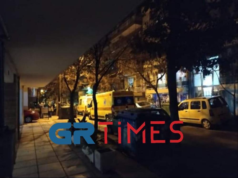 Θεσσαλονίκη: «Βουτιά στο κενό» από πολυκατοικία για 55χρονη