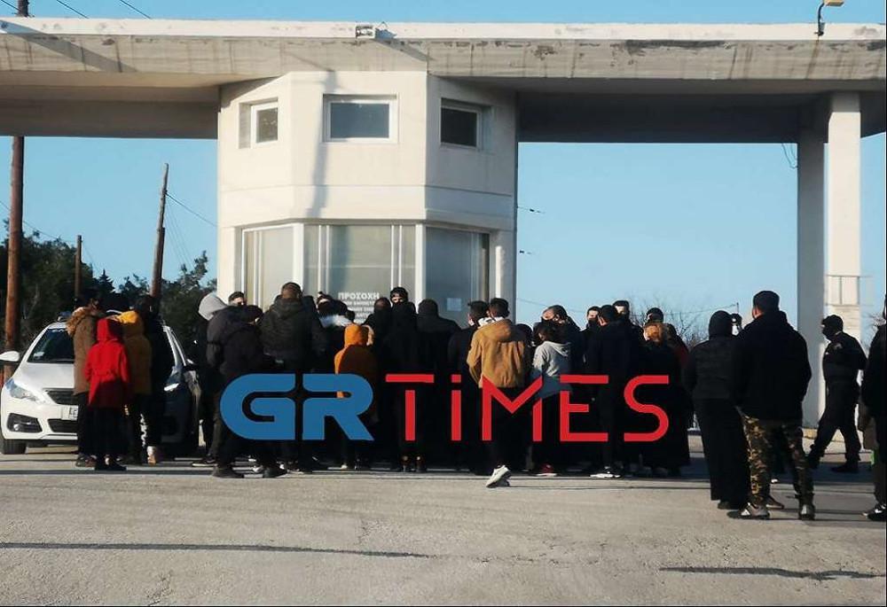Θεσσαλονίκη: Ένταση σε κηδεία Ρομά [βίντεο]