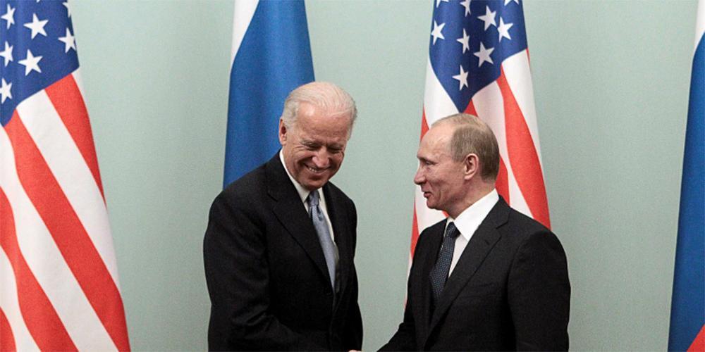 Πώς βλέπει ο Πούτιν τον Μπάιντεν και ο «ταλαντούχος» Τραμπ