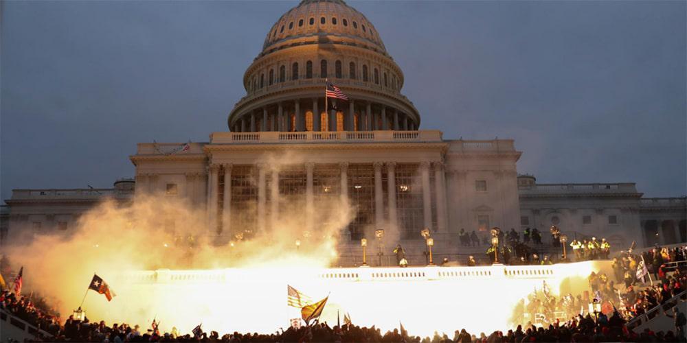 Πώς μπορεί να απομακρυνθεί ο Τραμπ πριν τη λήξη της θητείας του - Τι είναι η 25η Τροπολογία