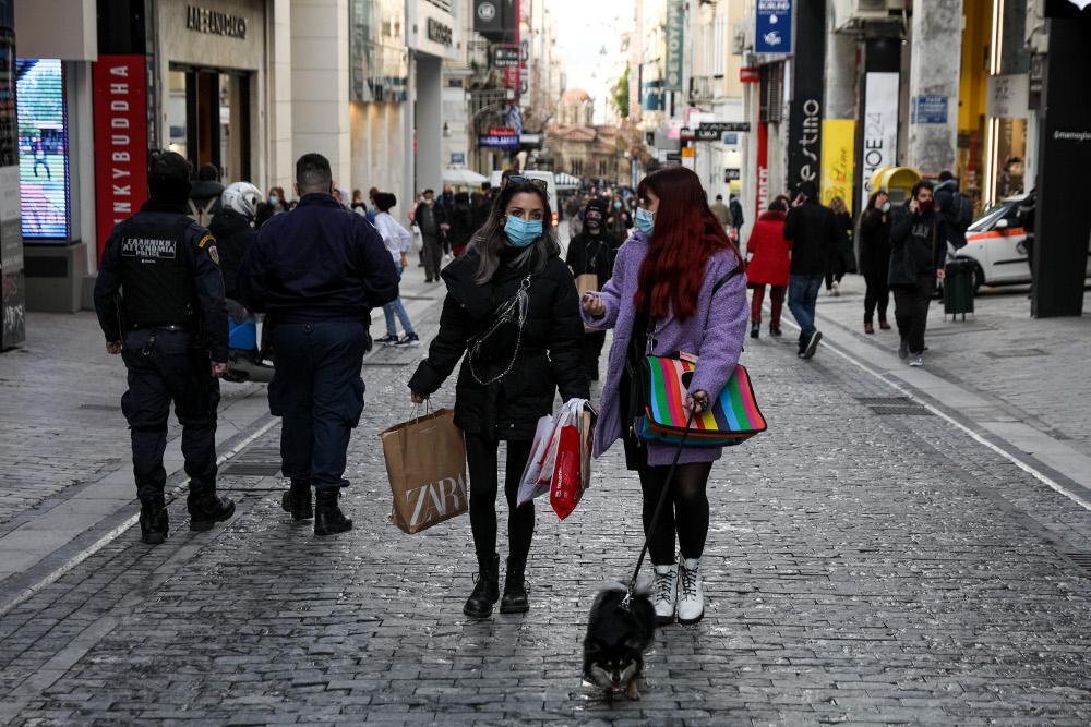 Κορωνοϊός: «Πονοκέφαλοι» Αττική και μετάλλαξη - Τα δεδομένα δεν επιτρέπουν περαιτέρω άνοιγμα