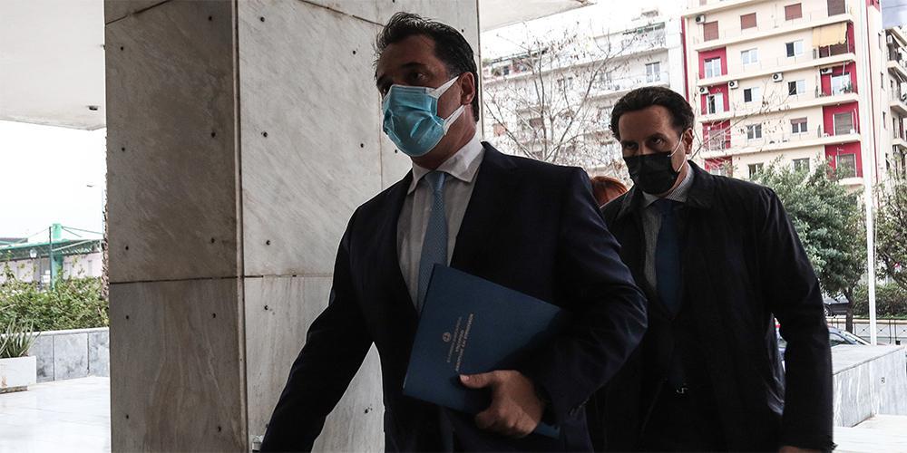 Γεωργιάδης: Με τα εμβόλια έχει αρθεί η ηθική υποχρέωση του κράτους να μοιράζει λεφτά