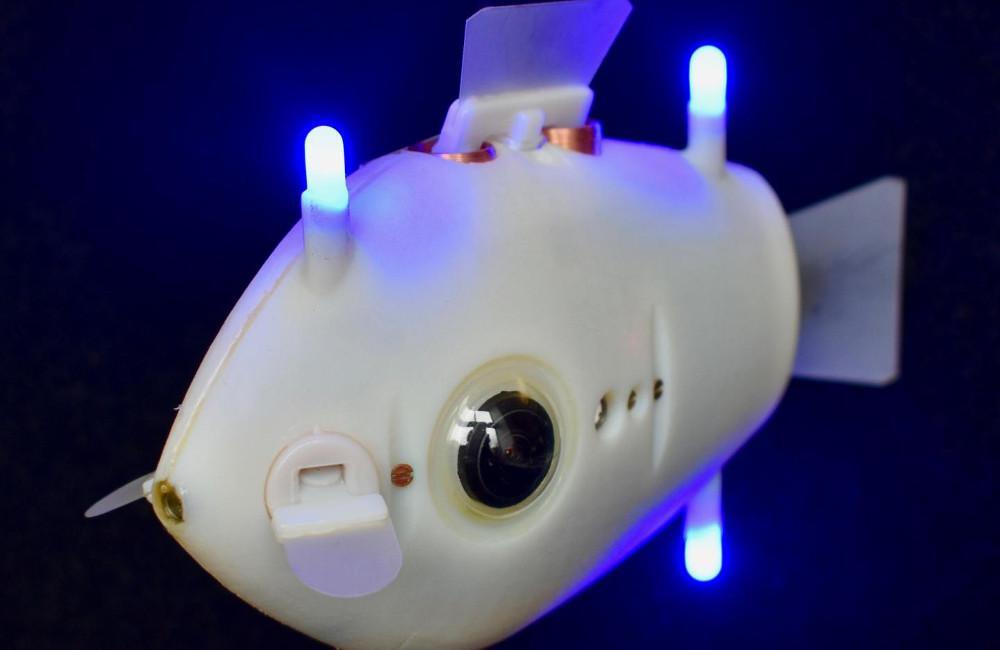 Ένα κοπάδι ρομποτικών ψαριών συγχρονίζει το κολύμπι του για πρώτη φορά