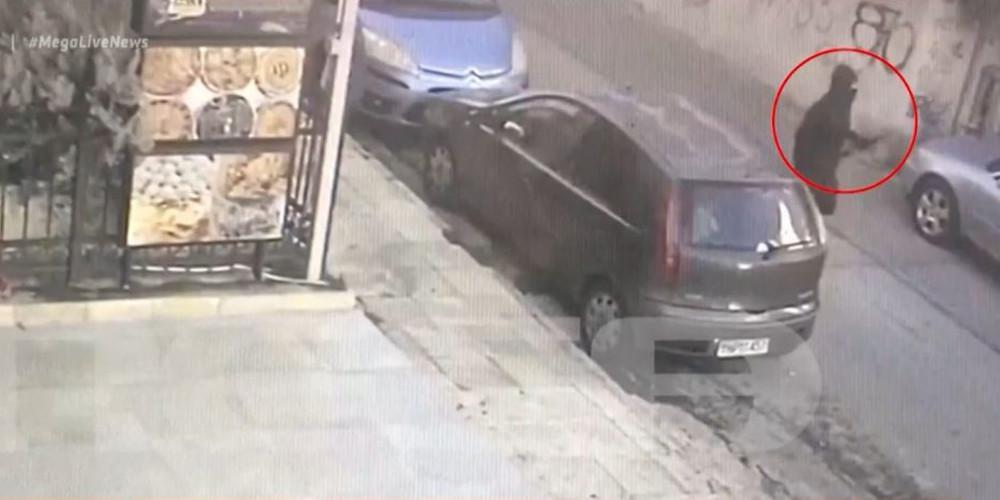 Πετρούπολη: Βίντεο ντοκουμέντο από τη φονική επίθεση με τόξο σε σκύλο