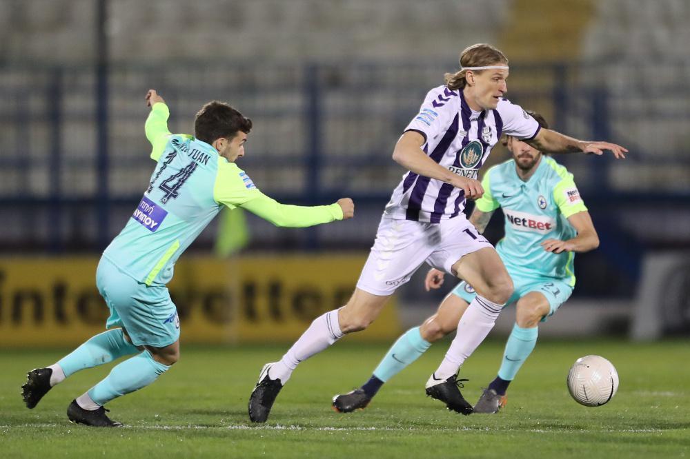 Super League 1: Ζορίστηκε στο τέλος ο Απόλλων Σμύρνης, 2-1 τον Ατρόμητο στη Ριζούπολη
