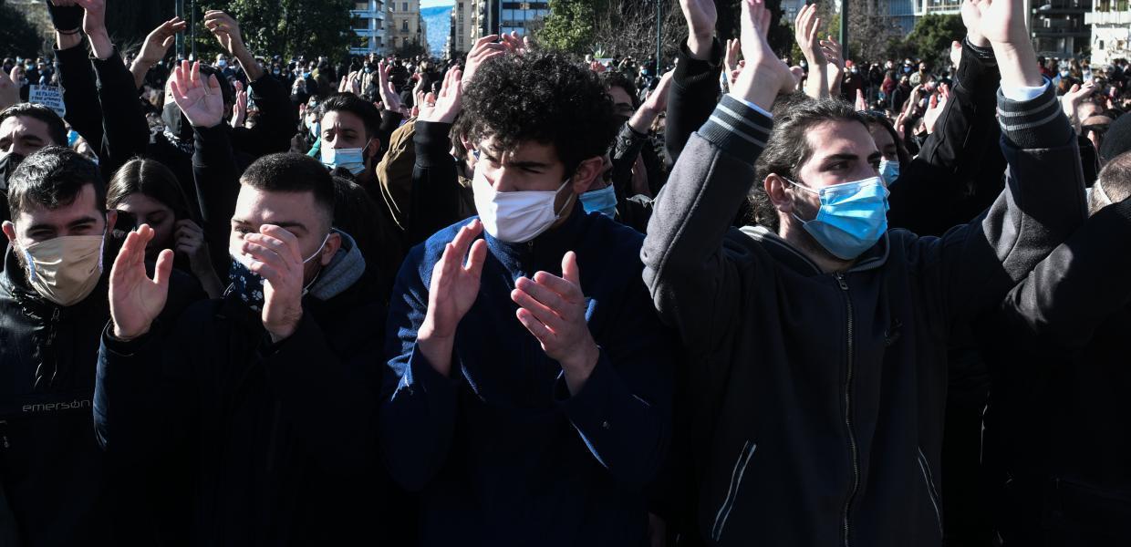 Ο κύκλος των χαμένων φοιτητών του ΣΥΡΙΖΑ…