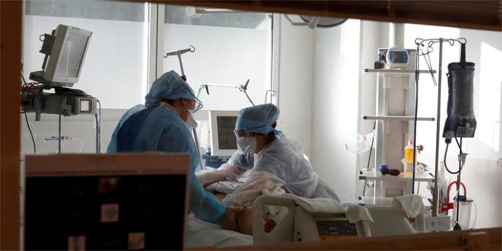 Πάτρα: «Μανούλα μου, σε σκότωσε» -Σε κρίσιμη κατάσταση η 25χρονη που μαχαιρώθηκε στον δρόμο από τον σύντροφό της