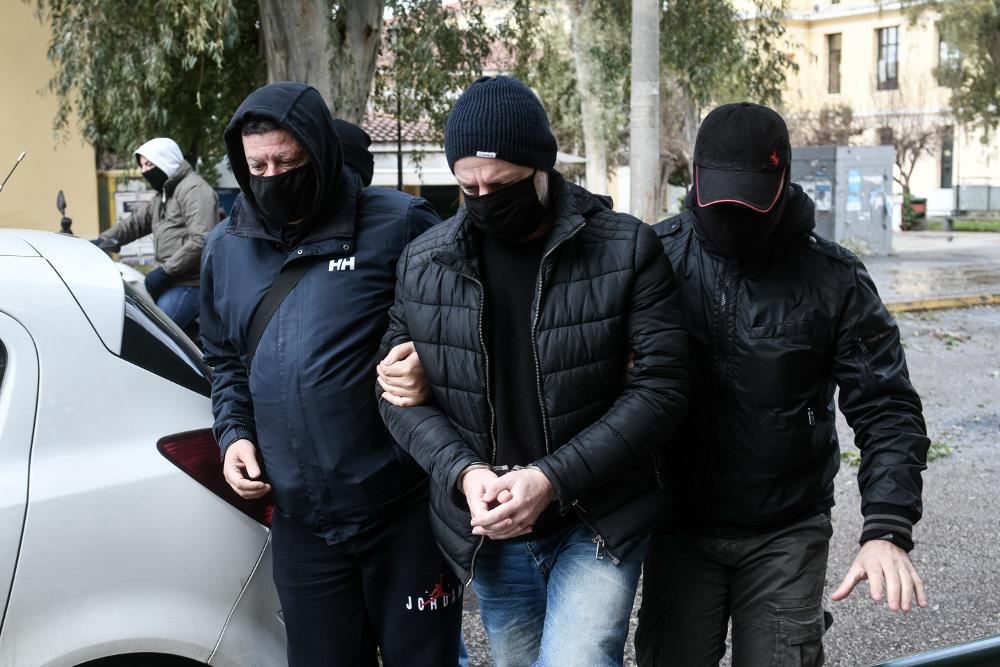 Δημήτρης Λιγνάδης: Ανωμοτί εξηγήσεις για έναν ακόμα βιασμό ανηλίκου θα δώσει ο σκηνοθέτης