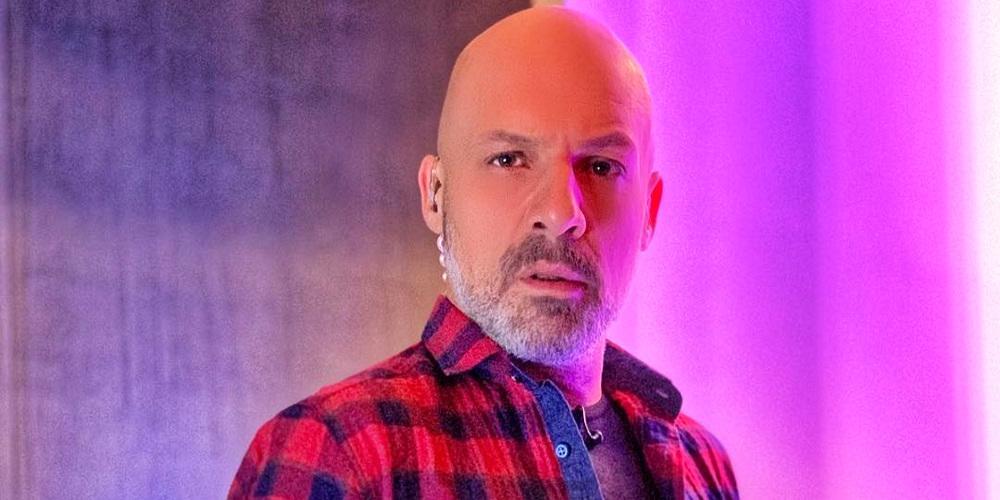 Νίκος Μουτσινάς: Στο στόχαστρο του παρουσιαστή ο Μητροπολίτης Κοζάνης - «Δεν σηκώθηκαν να του ρίξουν μια μούντζα;» [βίντεο]