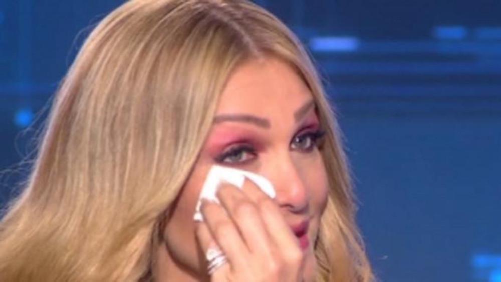 Ξέσπασε σε δάκρυα η Νατάσα Θεοδωρίδου: Πω πω, ρώτα με για γάμους, ρώτα με για τα διαζύγια