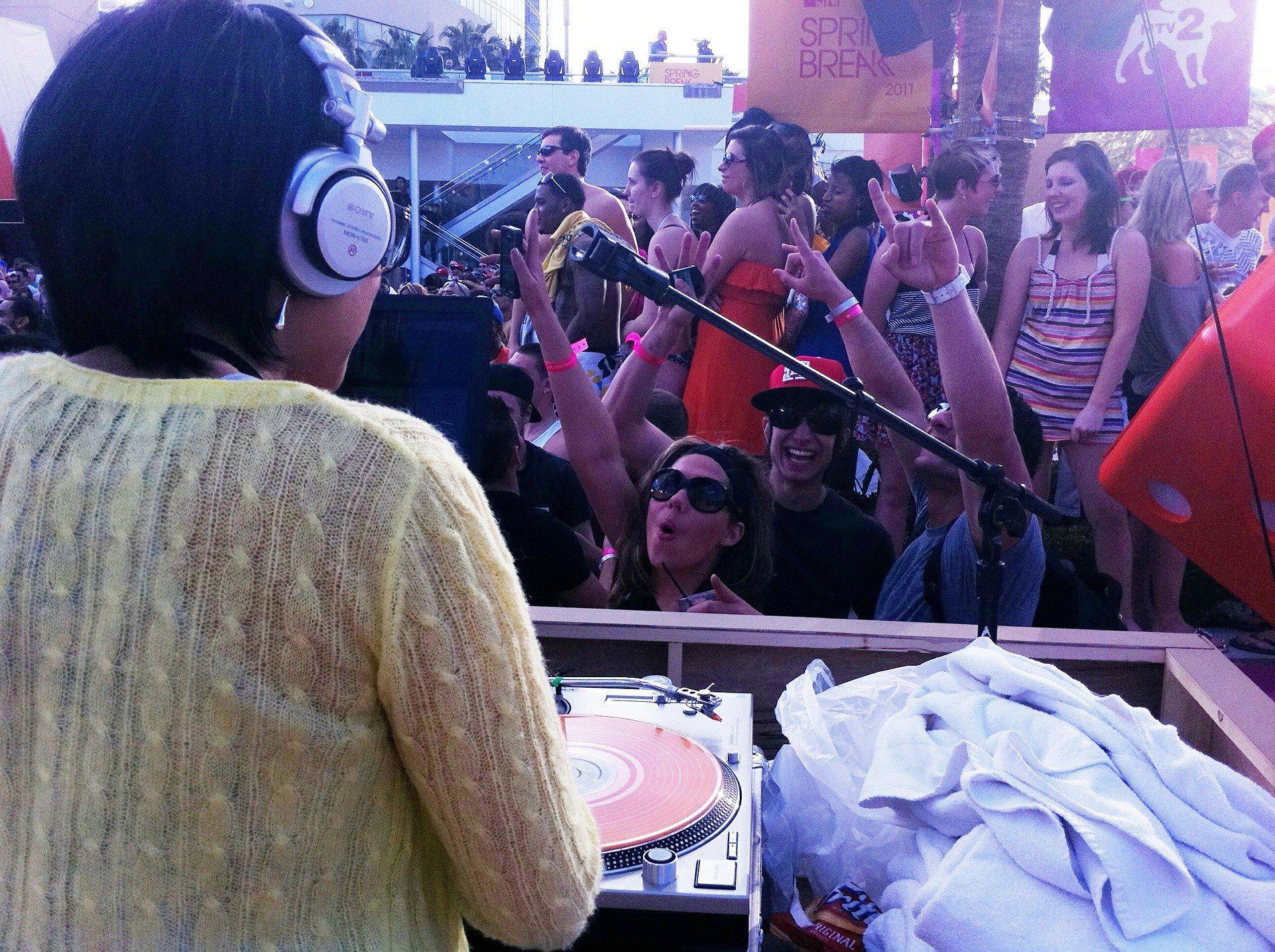 Έλληνες διασκέδαση