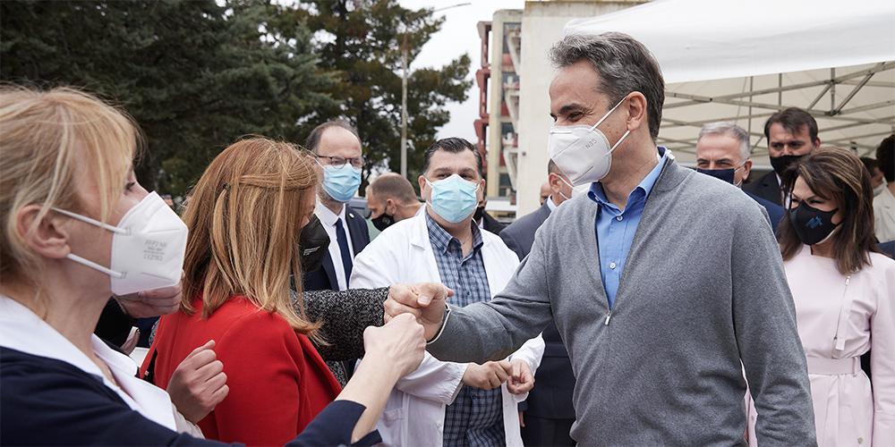 Κορωνοϊός - Μητσοτάκης σε ηλικιωμένους: Εμβολιαστείτε